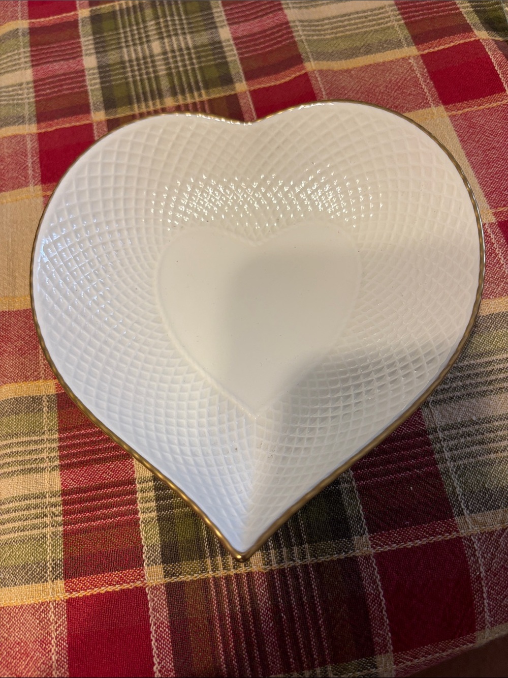 Mikasa Ivory Heart-Shaped Ceramic Dish with Gold Trim